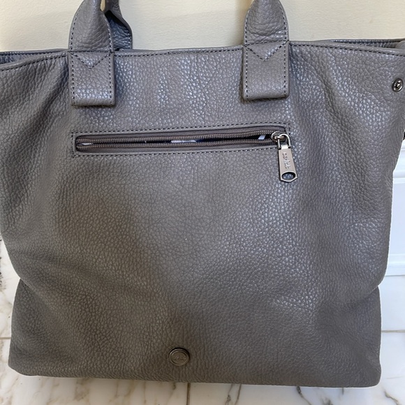 Co-lab Zippered Grey Vegan Leather Tote - EUC & big enough for a 12 in l… - Picture 2 of 11
